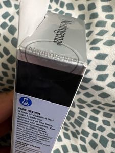 Neutrogena Visible Repair Eye Cream