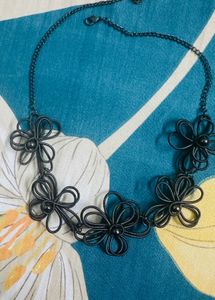 Stylish Chocker