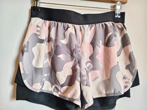 Cute Patterned Shorts Size Small