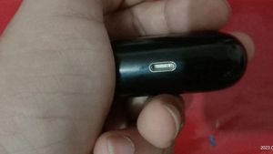 Best Quality Black  Apple Air Pods copy For Sale At Working Condition New With Tag