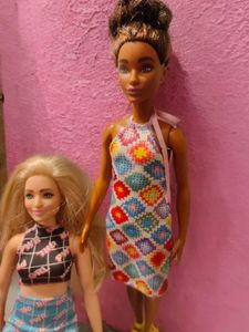 3 Fashionista Barbie Dolls