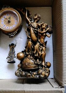 Clock Cum Showpiece