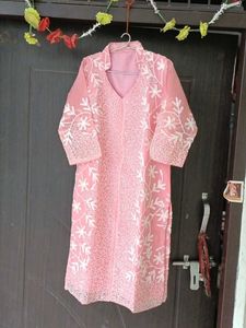 Elegant Pink Embroidered Kurta