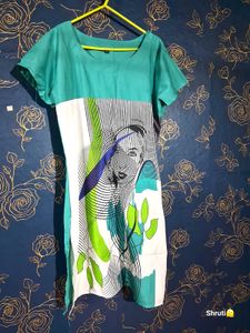 Green &amp; White Graphic Print Tunic