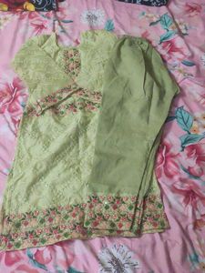 Embroidered Green Leggings