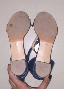 😍Navy Blue Heels 👠 💙