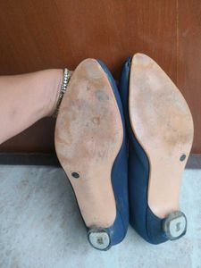 Navy Blue Vintage Pumps