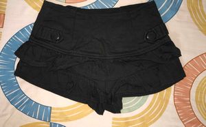 (Black Korean Ruffle Denim Skirt Shorts)