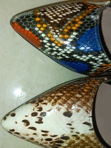 Snakeskin Print Pointed Heels