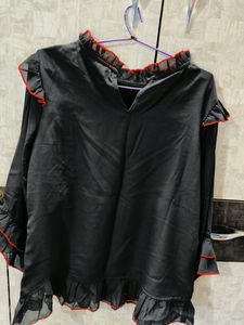 Black Ruffle Top🖤