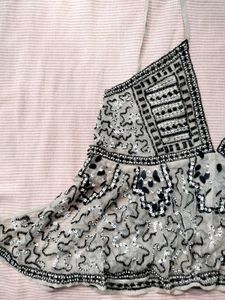 ｡⁠*ﾟ🪩Y2K Sequin Embellished Top