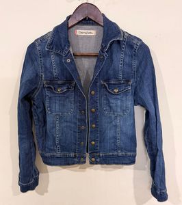 Denim Jacket (Washed blue)