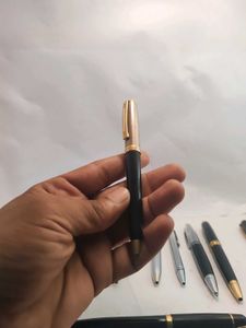 Sheaffer Fountain Pen – Elegant &amp; Smooth Writing