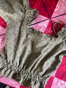Floral Print Puff Sleeve Top