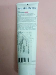 Re&#39;equil Anti-frizz And Smoothening Hair Condition