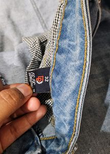 Distressed Jeans