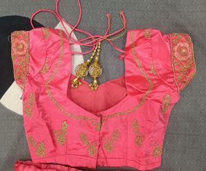 Lehnga Choli With Jewellery