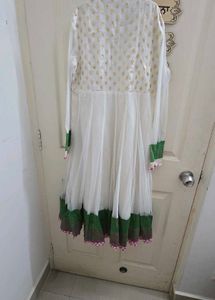 Elegant White &amp; Gold Anarkali