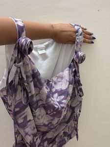 Classic Tank Top With Flowers On Shoulders