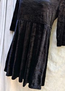2.25.8 CUTE BLACK VELVET SPARKLING DRESS