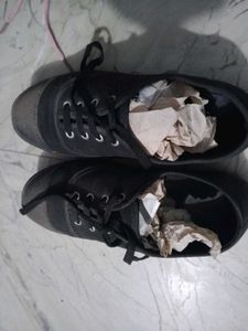 Black school shoes for girls and boys size 5