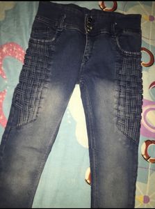 3 Botton Skinny Jeans