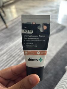 Derma Co Tinted Sunscreen