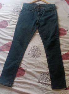 LEVI&#39;s Dark Wash SKINNY Jeans,Size-30