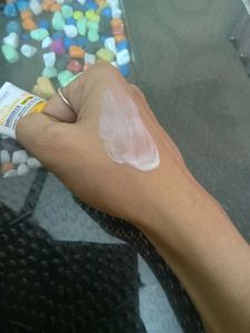 Dr. Sheth&#39;s Haldi &amp; Hyaluronic Acid Sunscreen