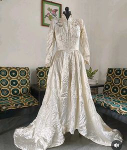Vintage Satin Wedding Gown 😍