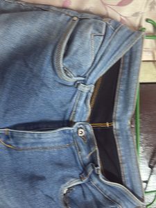 Cropped Raw Hem Jeans