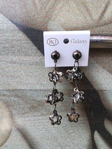 Dangling Star Earrings