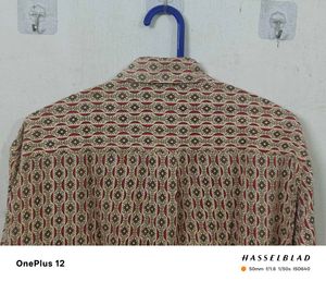 Good Condition Patterned Button-Down Shirt Size422