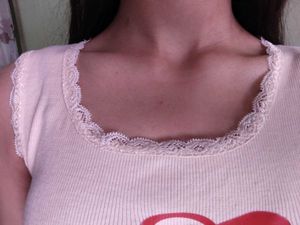 Lase Detail Ripped Crop Top