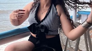 Halter Neck Padded Top
