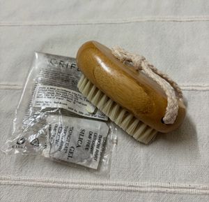 🆕Combo Face Powder &amp; Sweden Bamboo Nail brush