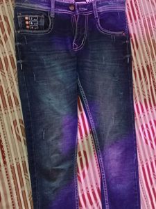I Am Selling A Skinny Jeans