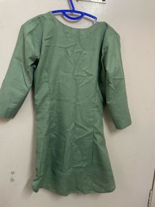 Elegant Green Embroidered Kurta