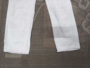 B@28 Size-28 Straight Jeans