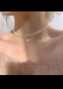 The necklaces trendy aur beach/summer vibes