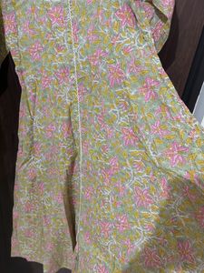 Srishti Women Kurta In Size S