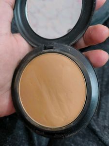Brand New MAC Studiofix Compact NC 45