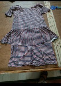 Patterned swimming suit