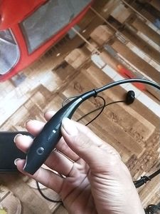 HBS.730 Bluetooth Nice Best Batery Backup 2hs charging Time 25 Minutes