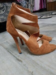 Pencil Heels, With Chain At Back