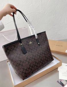 COACH TOTE