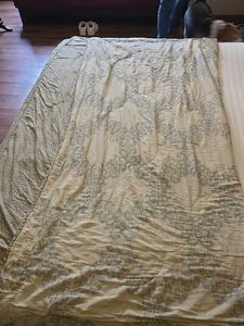 Patterned summer light duvet / comforter