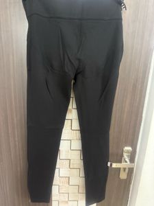 Black jeggings