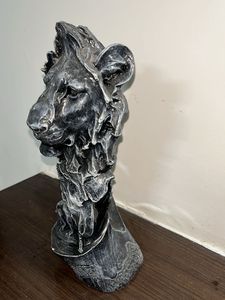 Lion Head Sculpture Showpiece