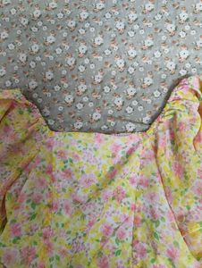 Floral Puff Sleeve Top